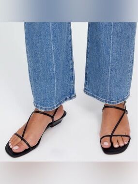 Madewell Floor Sample The Maycie Asymmetric T-Strap Sandal